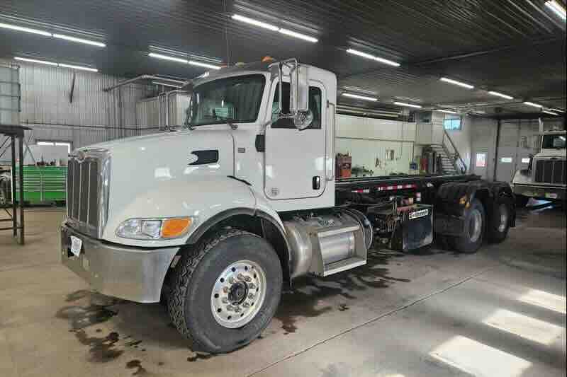 2021 Peterbilt 348/ Galbreath Hoist