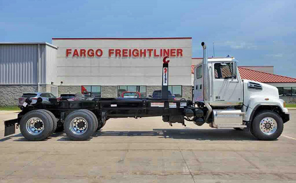 Hook truck | Sanitation Products, Inc.